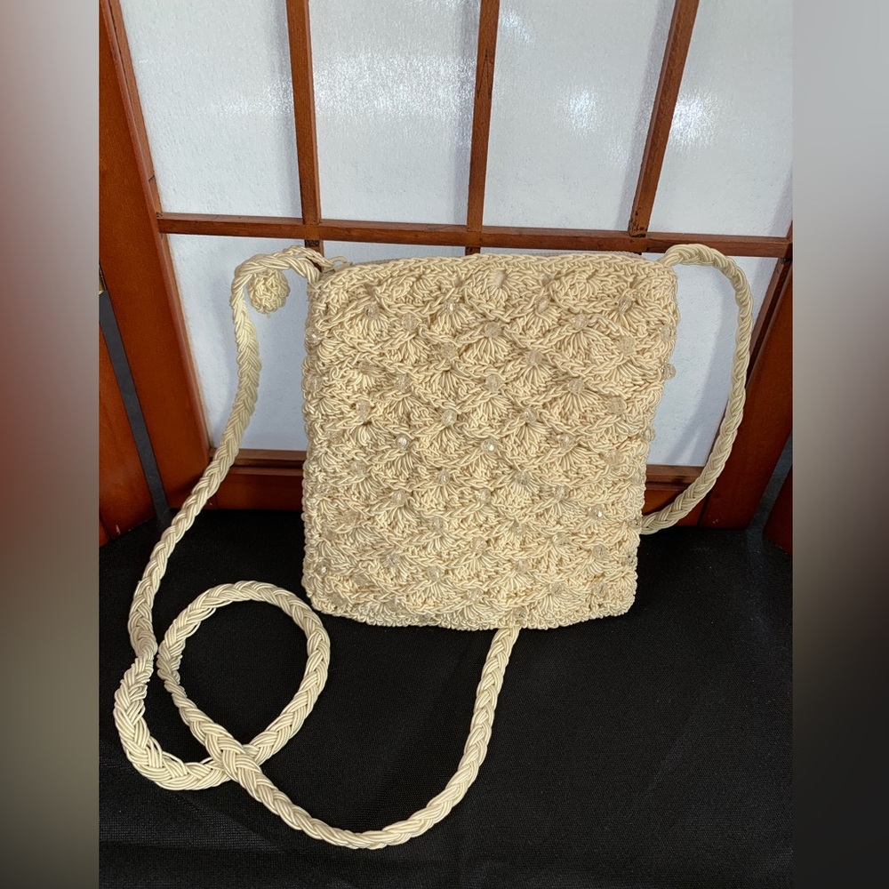 Vintage Women’s Party Purse Shoulder Bag Like New. Cream/off-White
